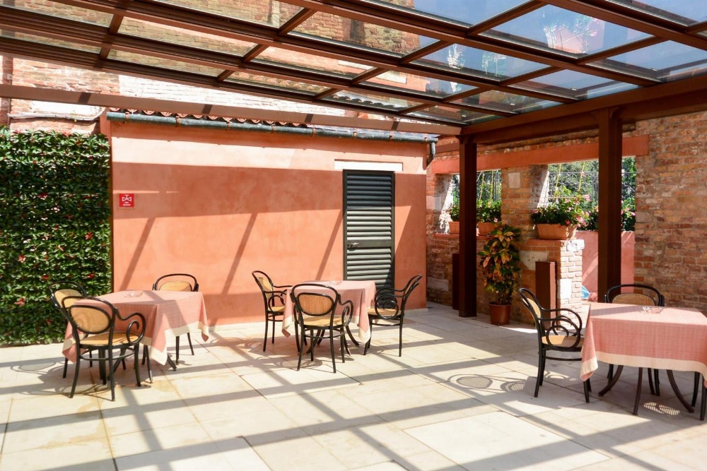 Hotel Santa Chiara Main image